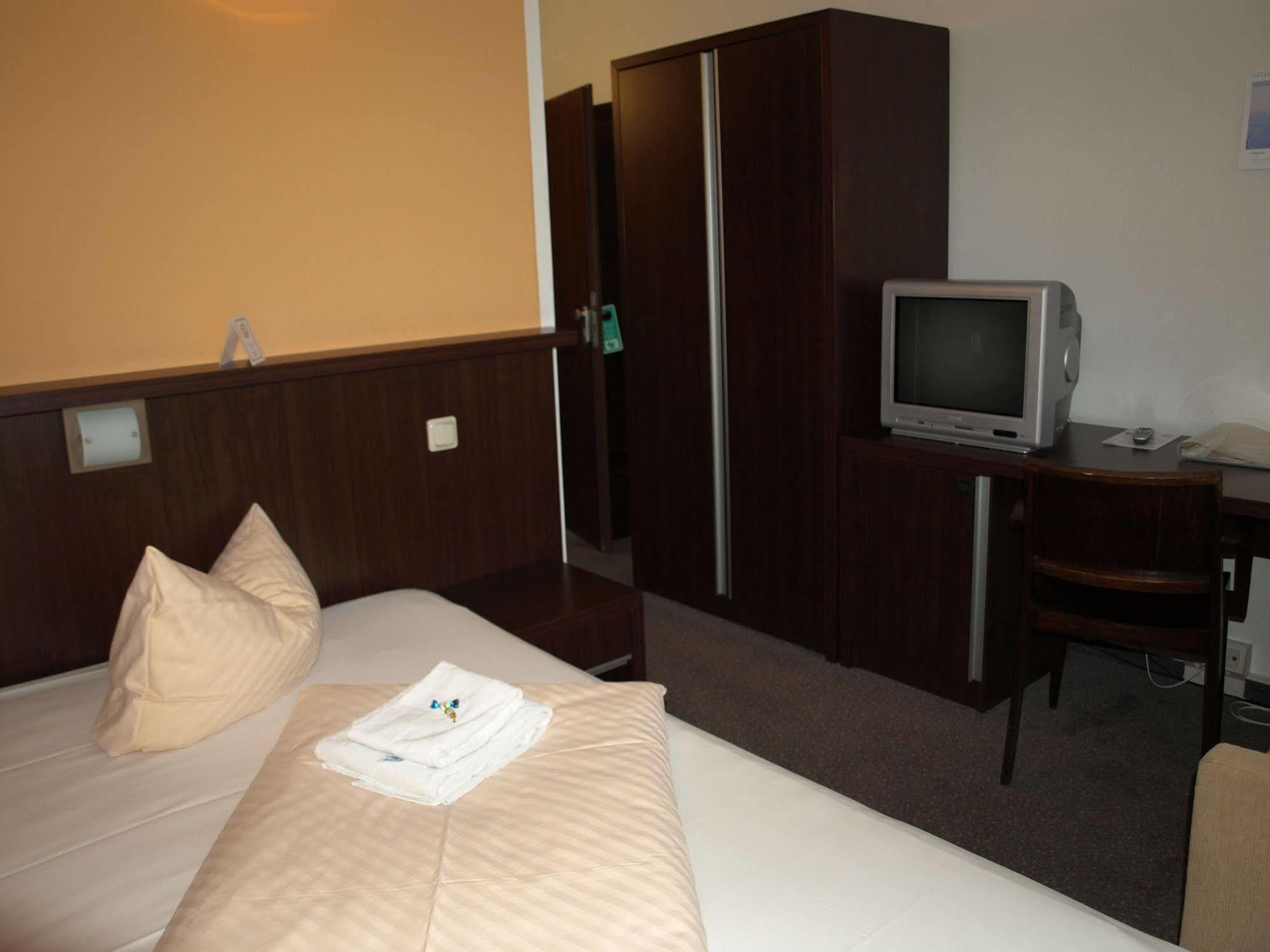 Strandhotel Senftenberger See מראה חיצוני תמונה